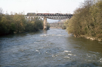 SBB Brugg, eiserne Aarebrücke, Apr. 1984