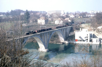 SBB, Genève, Viaduc de la Jonction, Güterzug mit Be 6/8 III nach La Praille, Aufnahme 1969