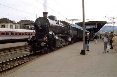 SBB. Delémont, Personenzug mit C 5/6 2978 “Elefant“, Aufnahme 1997
