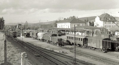 SBB, Bahnhof Wohlen, Pendelzug, Güterzug und WM Triebwagen, Aufnahme 1957