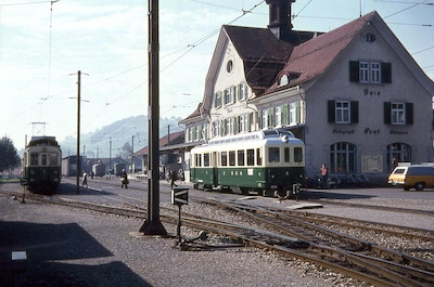 SGA, Bahnhof Gais, Triebwagen ABDeh 4/4 2 (links) und ABDeh 4/4 8 (rechts), Aufnahme 1966