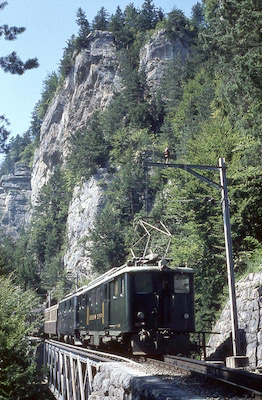 SBB Brünigbahn, Brunnenfluh-Meiringen, Brücke, Felskopf, 1965