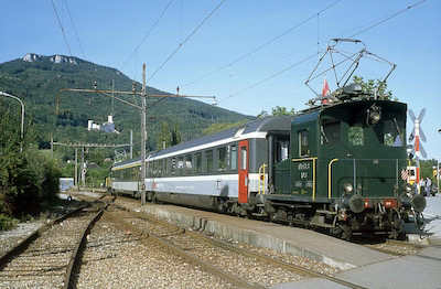 OeBB, Balsthal, Ce 2/2 103 und 102 mit SBB-Wagen, Aufnahme 1992