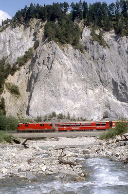 RhB, Ruinaulta (Carrerabrücke), Personenzug mit Ge 4/4 II 618, Aufnahme 1988