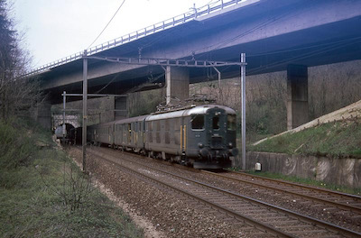 SBB, Strecke Bellinzona-Chiasso, südlich von Mendrisio, N2, Re 4/4 I, Aufnahme 1974