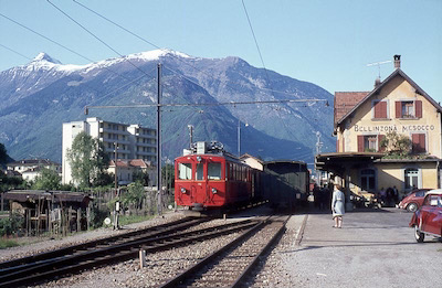 Bellinzona-Mesocco-Bahn, Bahnhof Bellinzona an der Piazza Mesolcina, RhB ABDe 4/4 451, Aufnahme 1967