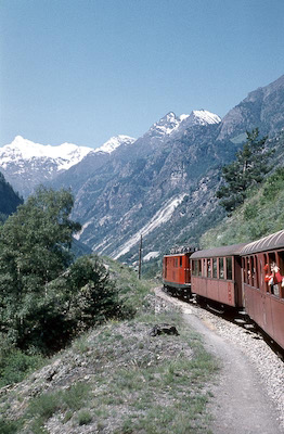 Brig-Visp-Zermatt-Bahn, bei Kalpetran, Personenzug, Aufnahme 1957