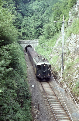 SBB, Tunnel bei Liesberg, Re 4/4 I 10022, Aufnahme 1963