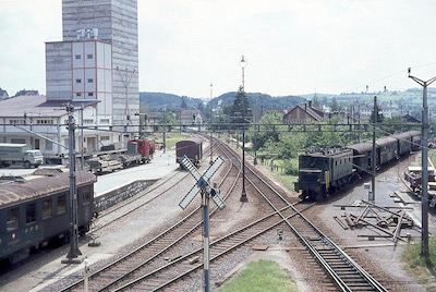 SBB, Kerzers, Personenzug mit Ae 3/6 I, Aufnahme 1969