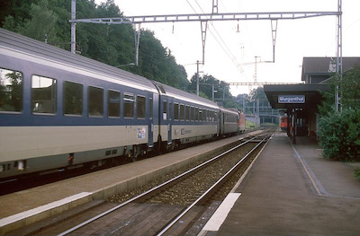 SBB, Murgenthal, Schnellzug mit Re 4/4 II, Aufnahme Frühjahr 1988
