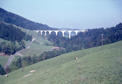 BT, Weissenbach-Viadukt zwischen Schachen und Degersheim, Personenzug mit Be 4/4, Aufnahme 1966