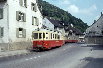 WB, Oberdorf, Personenzug mit BFe 4/4 3, Aufnahme 1963