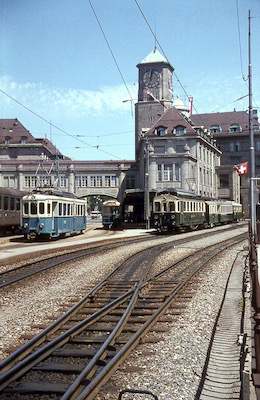 TB, SGA, Bahnhof St. Gallen, TB-Triebwagen BDe 4/4 (ex. TL) und SGA-Personenzug mit ABDeh 4/4 1, Aufnahme 1966
